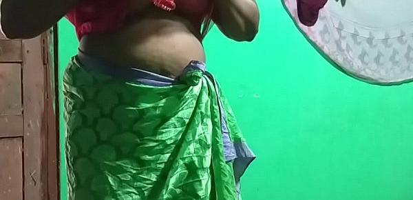  desi  indian horny tamil telugu kannada malayalam hindi vanitha showing big boobs and shaved pussy  press hard boobs press nip rubbing pussy masturbation using green candle